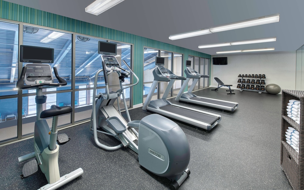 holiday inn express and suites mississauga toronto southwest by ihg