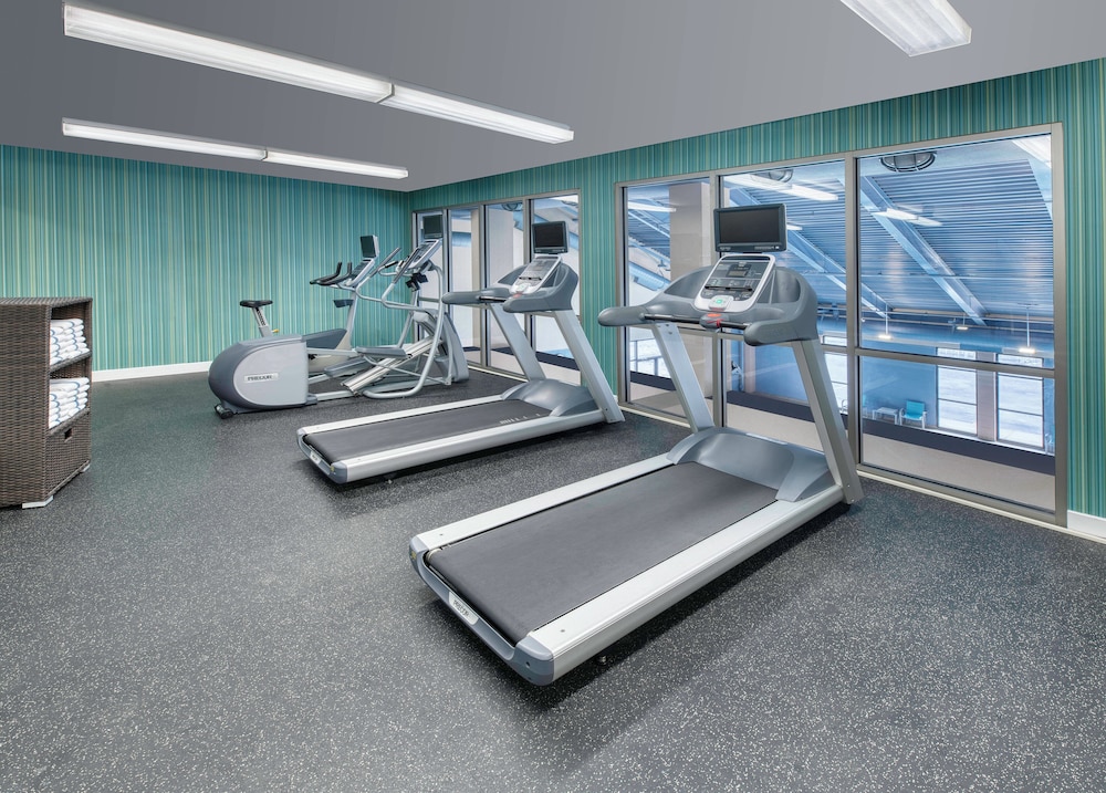 holiday inn express and suites mississauga toronto southwest by ihg