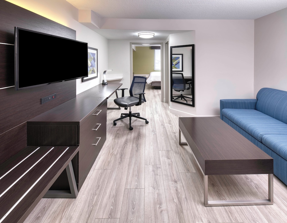 holiday inn express and suites mississauga toronto southwest by ihg