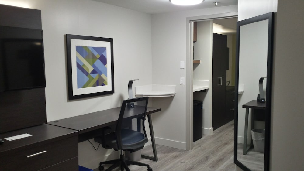holiday inn express and suites mississauga toronto southwest by ihg
