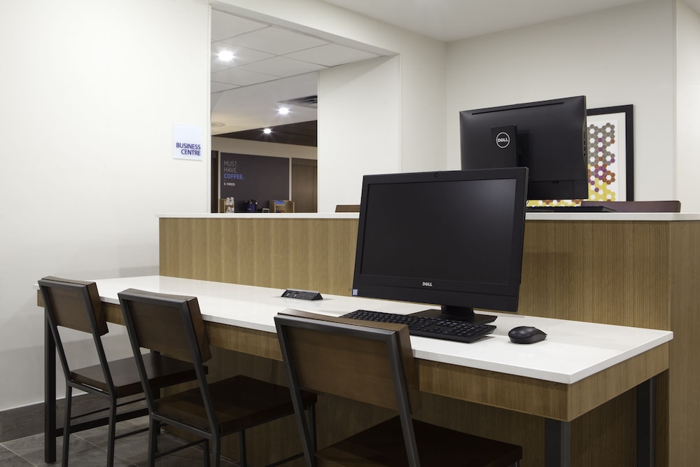 holiday inn express and suites mississauga toronto southwest by ihg