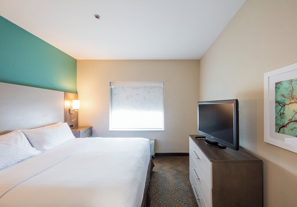 holiday inn and suites lake city by ihg