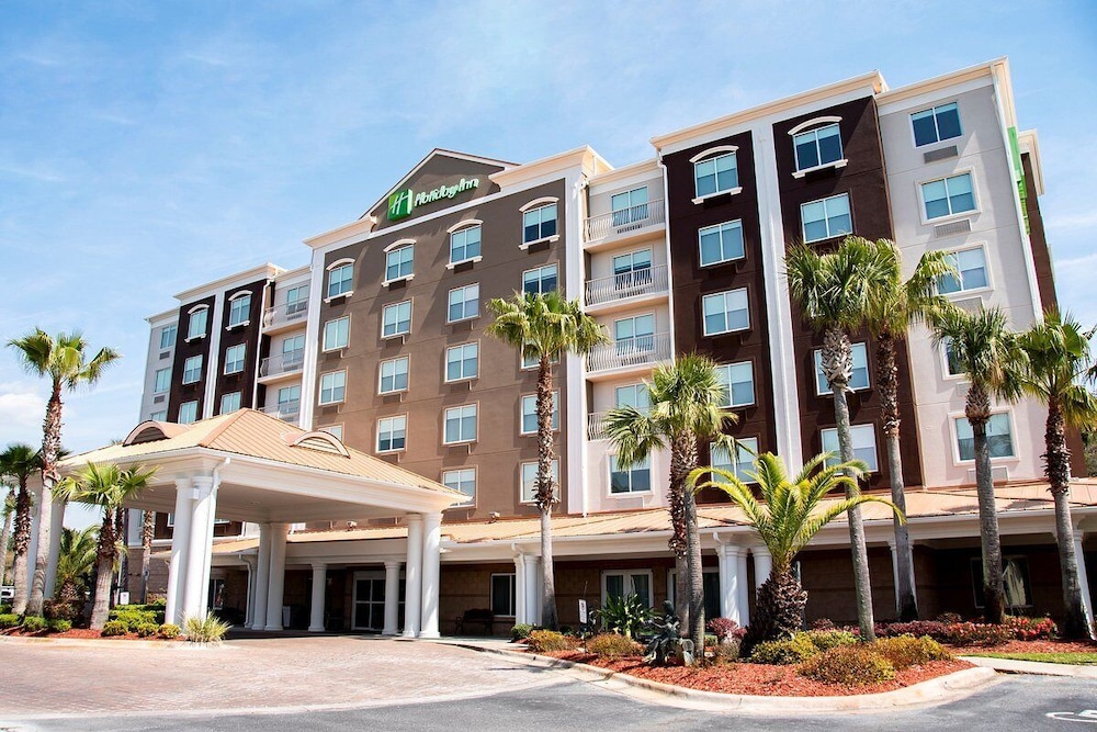 holiday inn and suites lake city by ihg