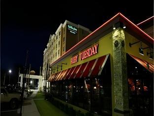 holiday inn and suites lake city by ihg