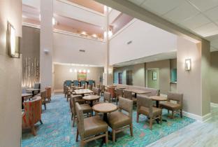 holiday inn and suites lake city by ihg
