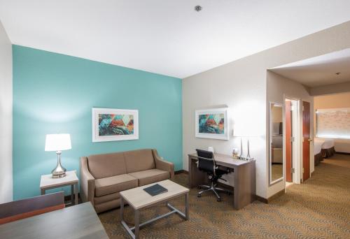 holiday inn and suites lake city by ihg