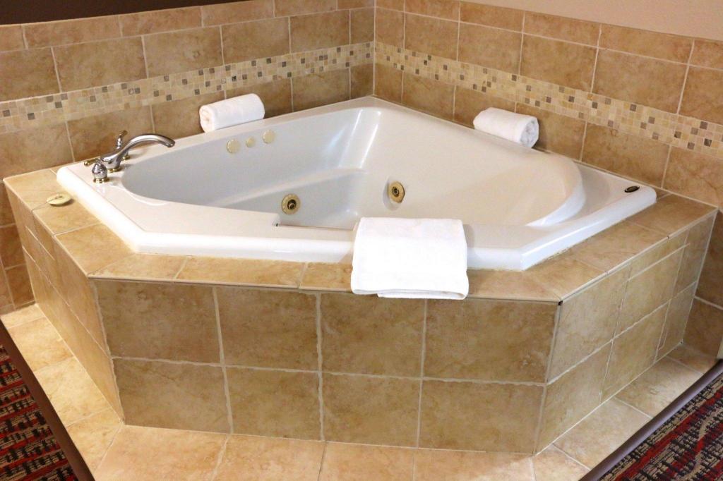 holiday inn express and suites fort pierre by ihg