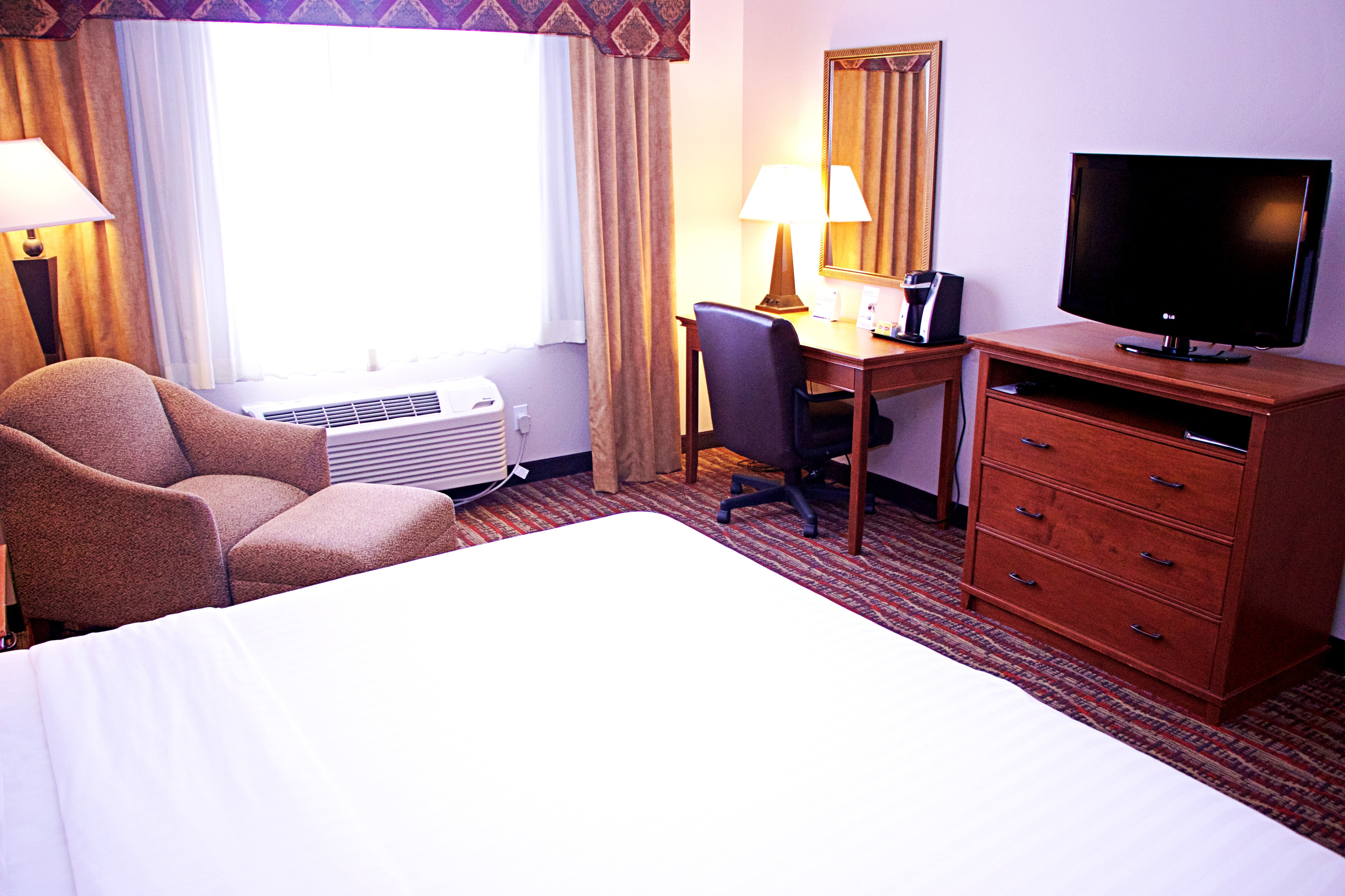 holiday inn express and suites fort pierre by ihg
