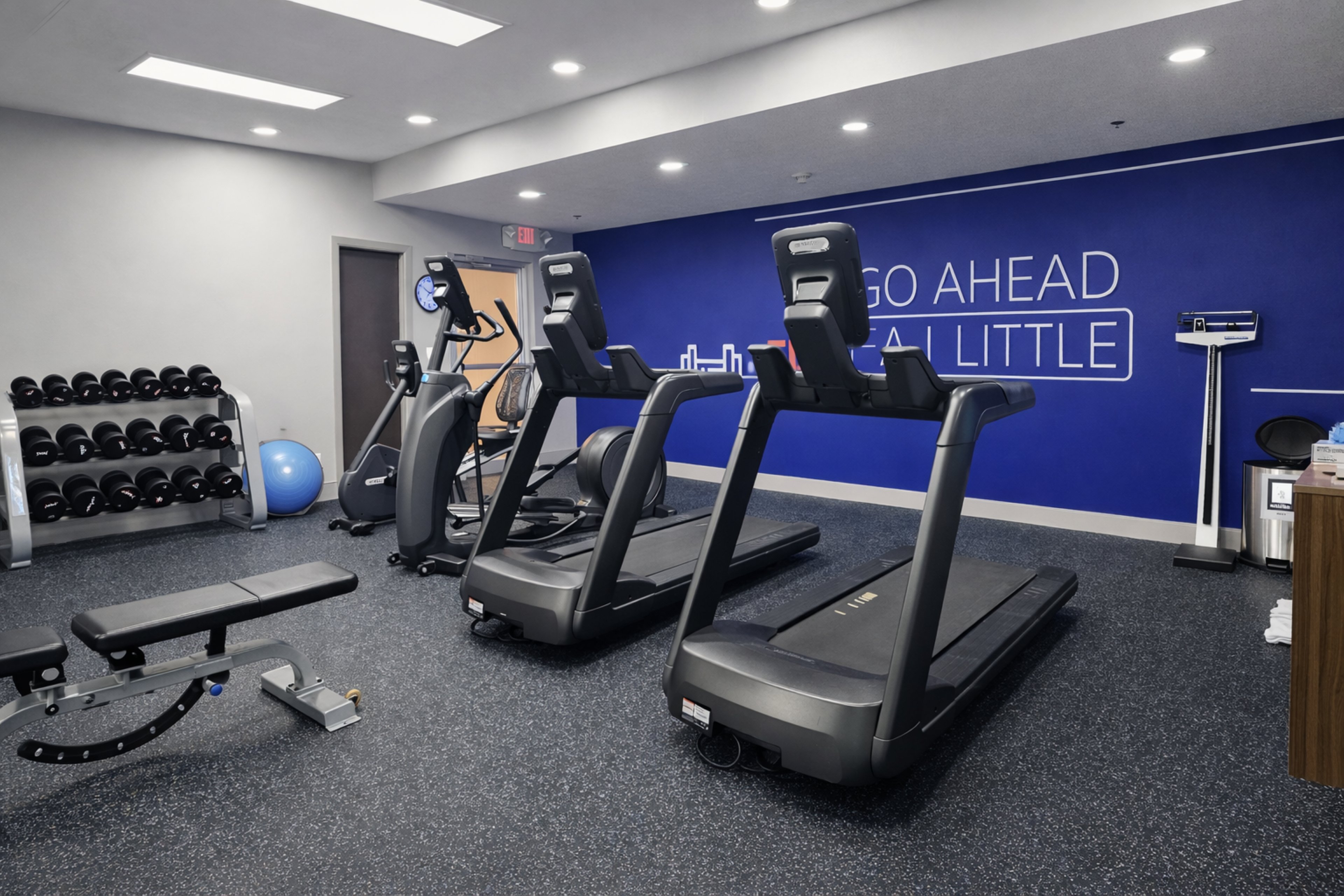 holiday inn express and suites fort pierre by ihg