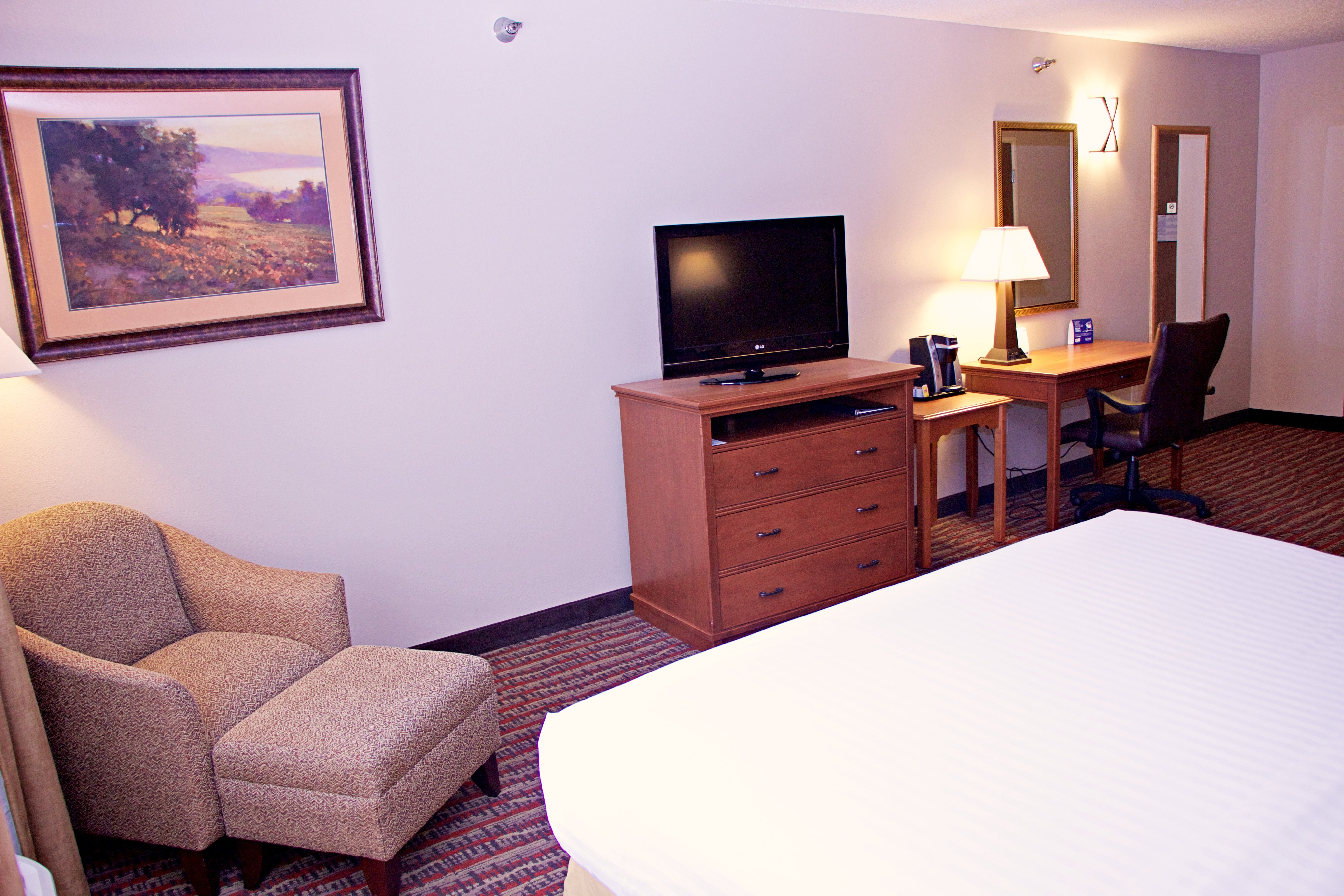 holiday inn express and suites fort pierre by ihg