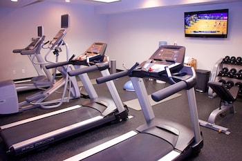 holiday inn express and suites fort pierre by ihg