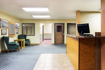 Super 8 By Wyndham Hot Springs,South Dakota>>Hot Springs,2 star