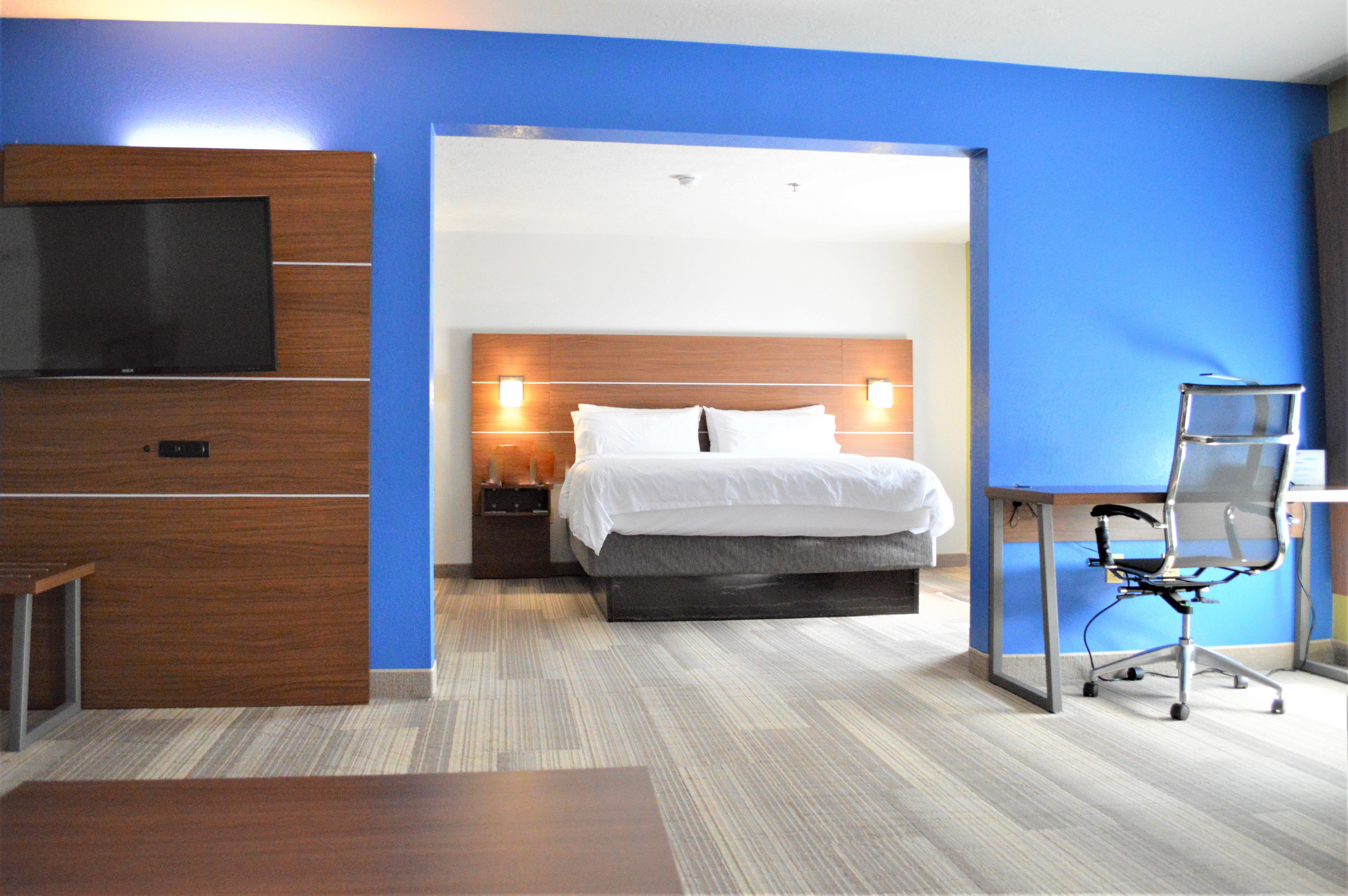 holiday inn express and suites batesville by ihg