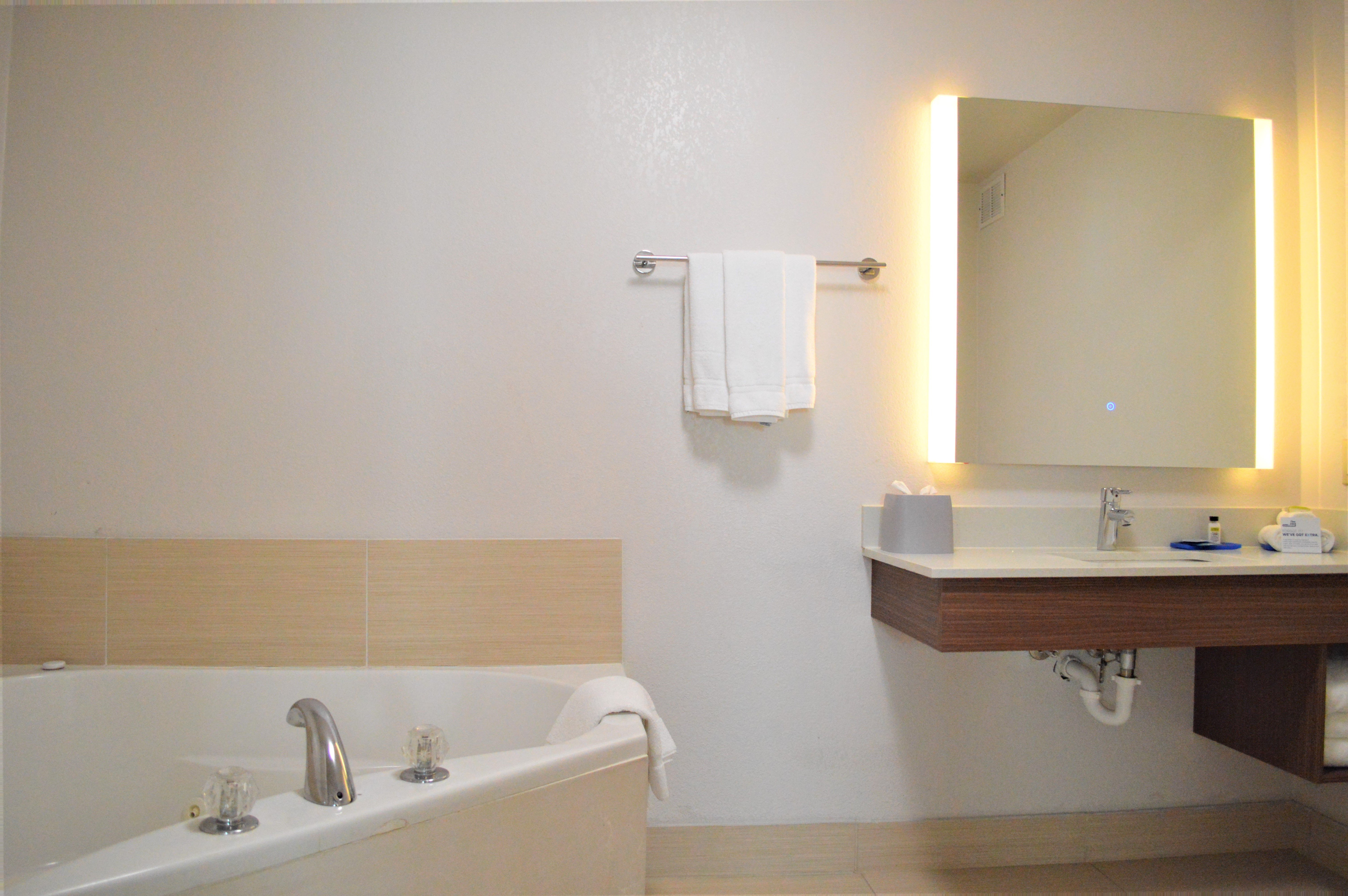 holiday inn express and suites batesville by ihg
