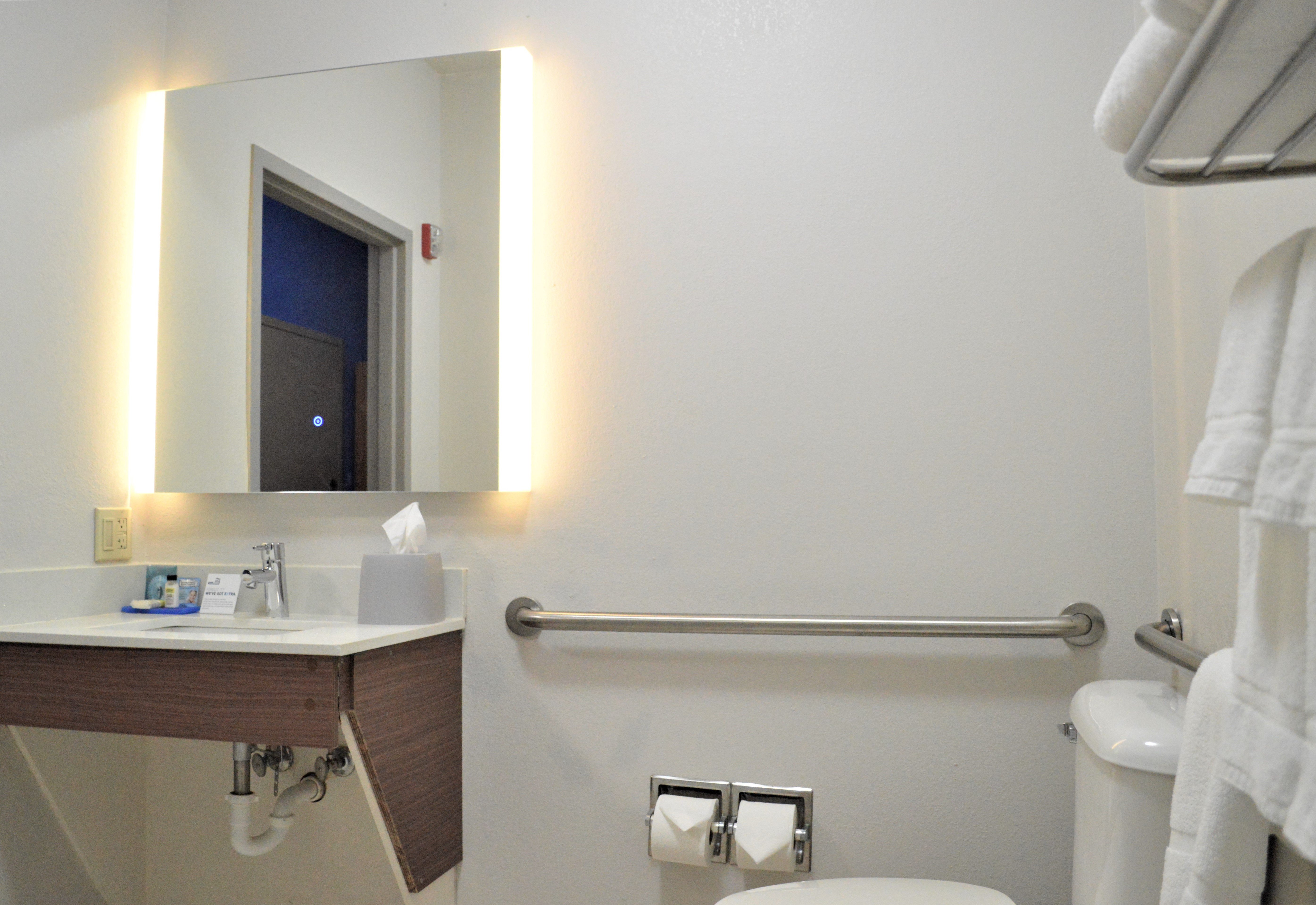 holiday inn express and suites batesville by ihg