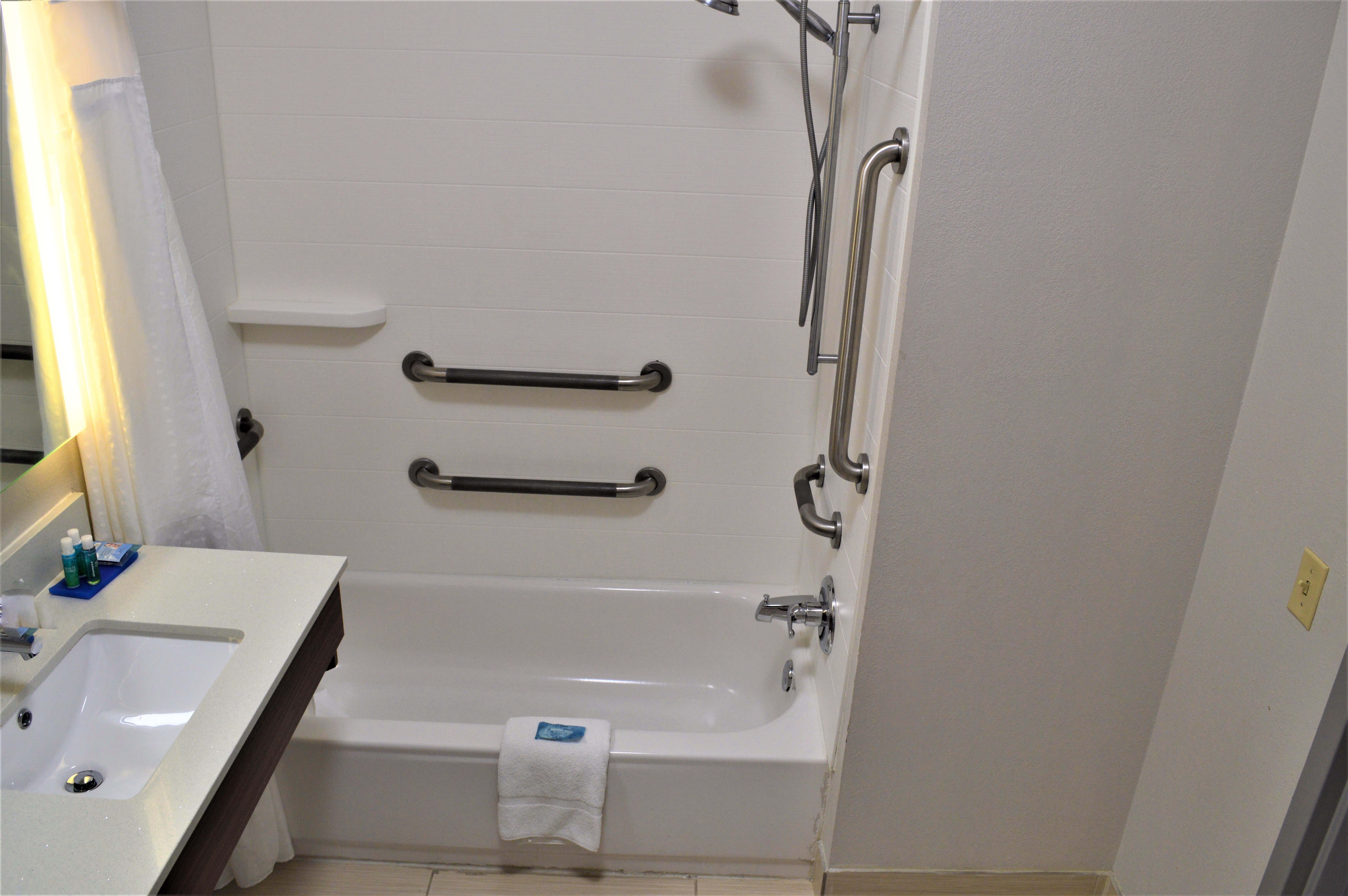 holiday inn express and suites batesville by ihg