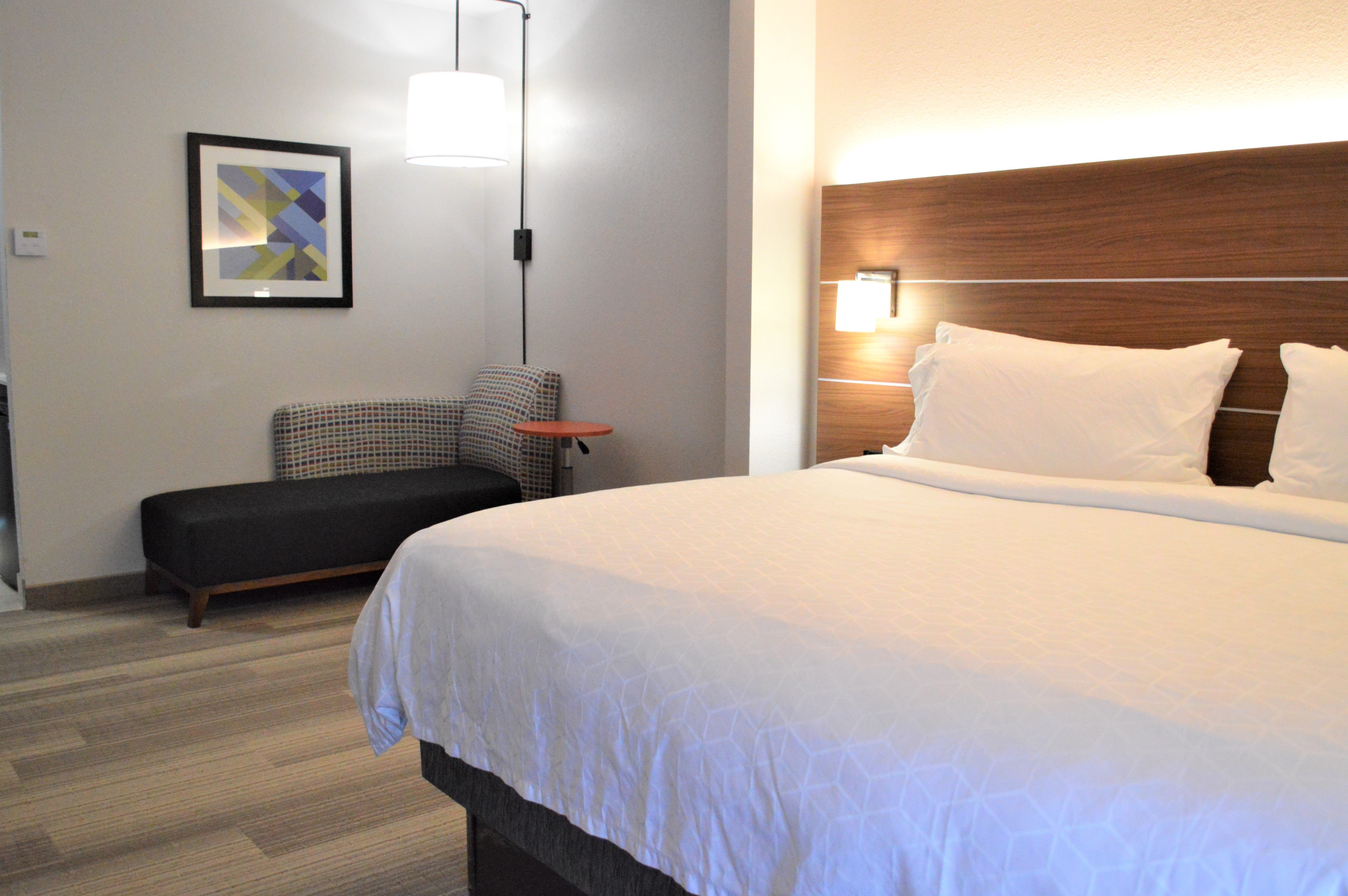 holiday inn express and suites batesville by ihg