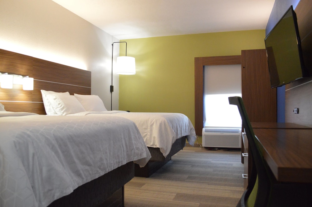 holiday inn express and suites batesville by ihg