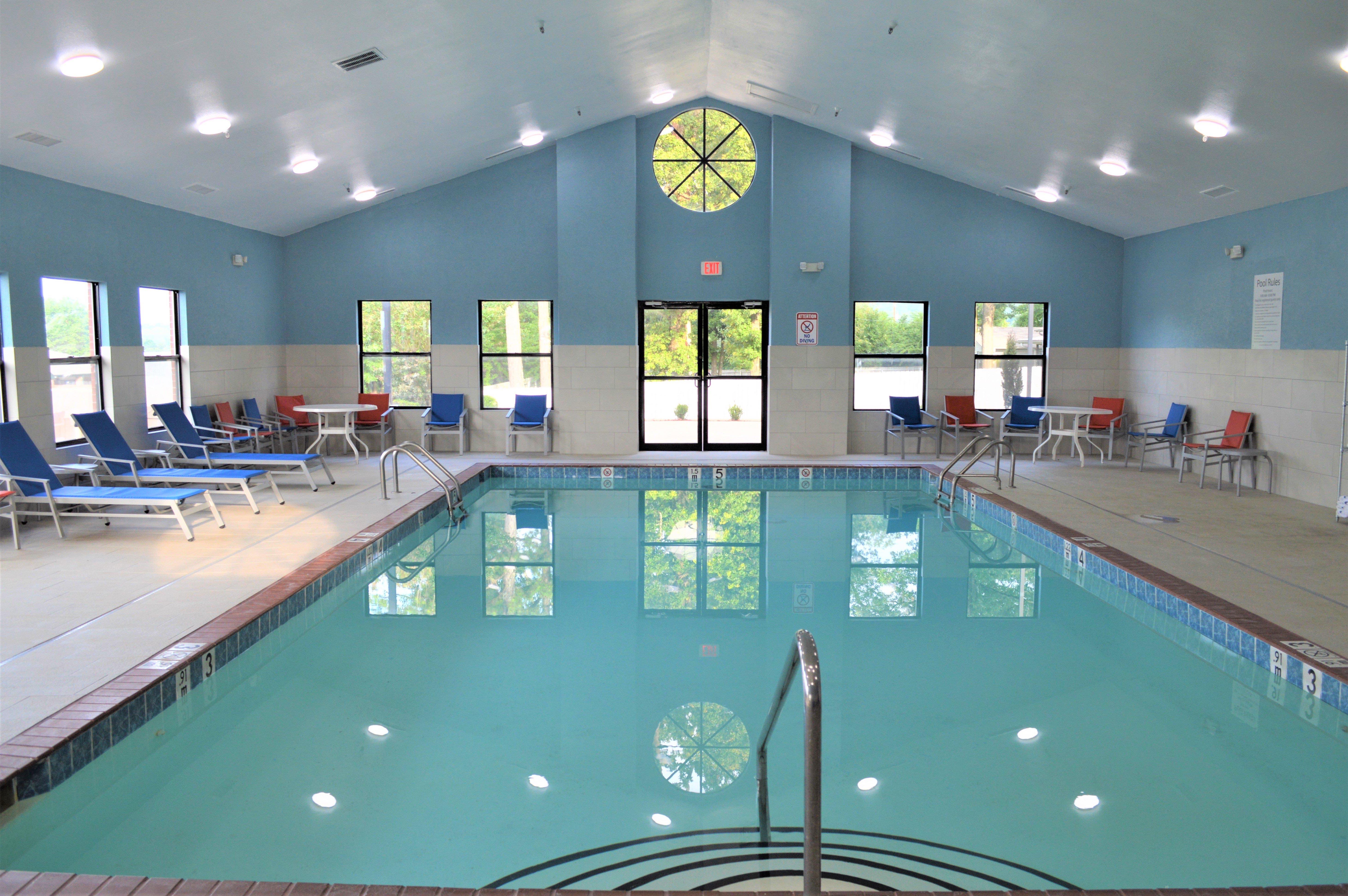 holiday inn express and suites batesville by ihg