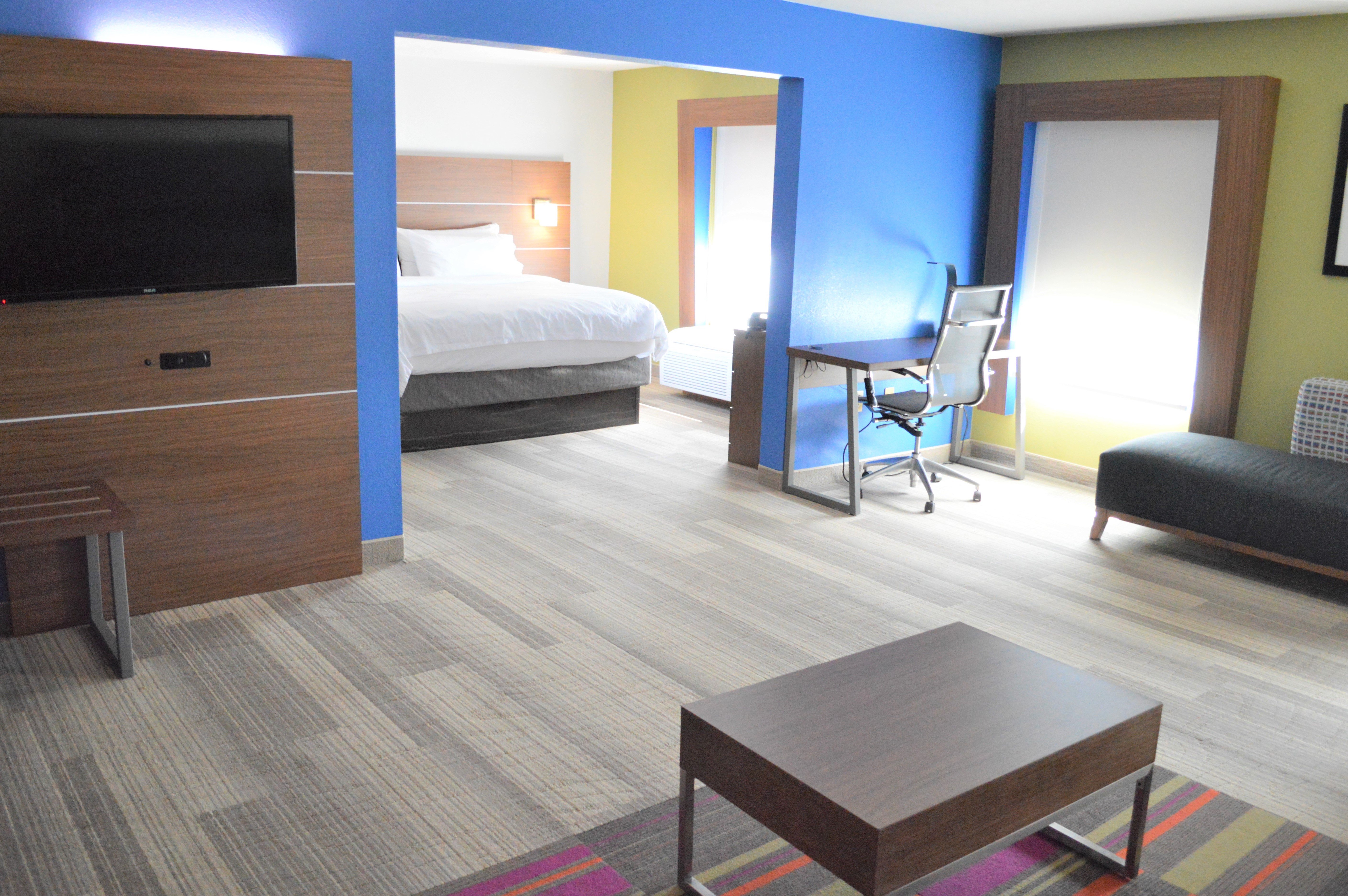 holiday inn express and suites batesville by ihg