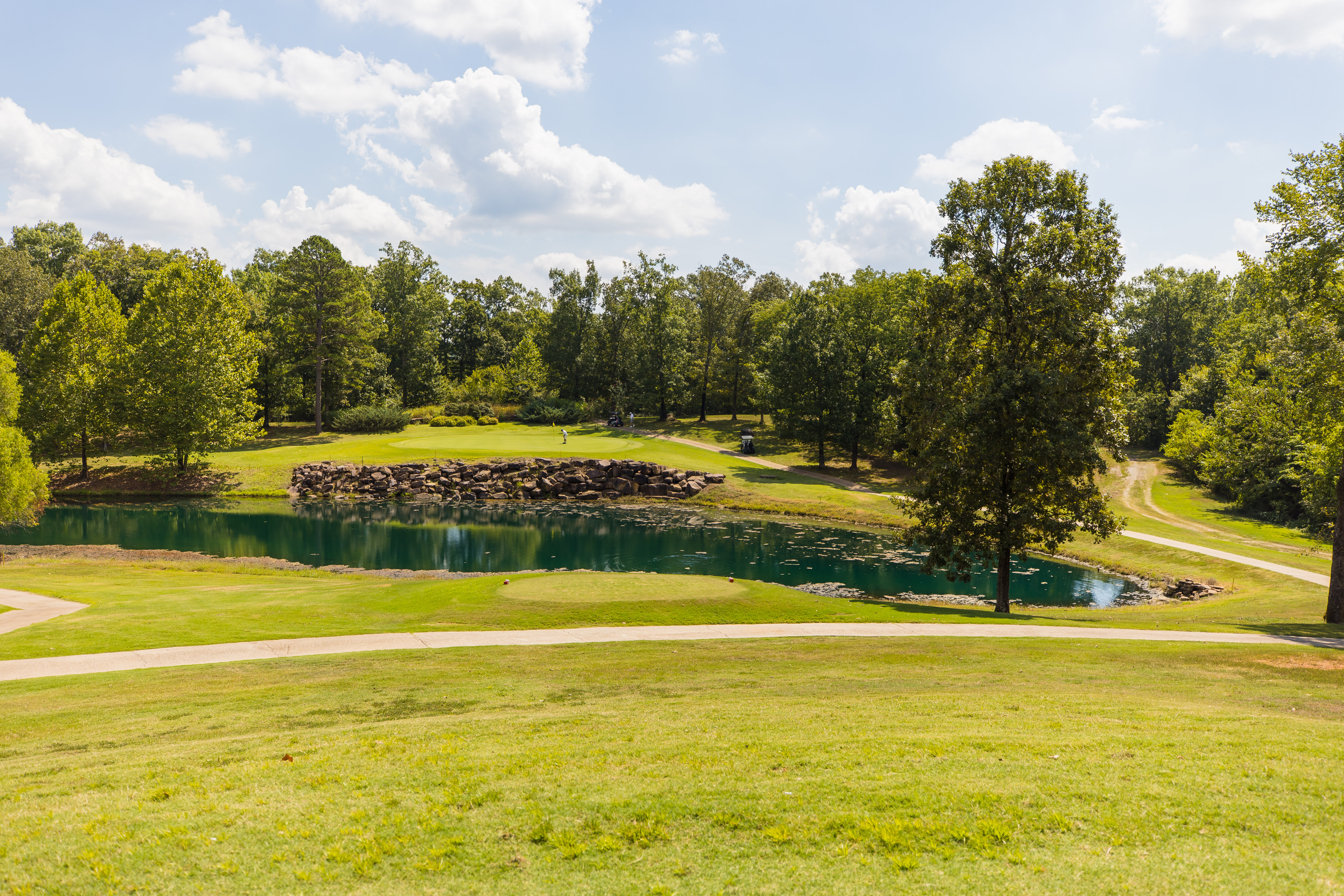 holiday inn express and suites batesville by ihg