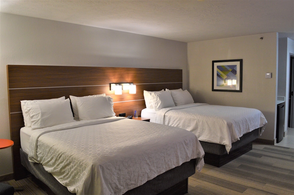holiday inn express and suites batesville by ihg