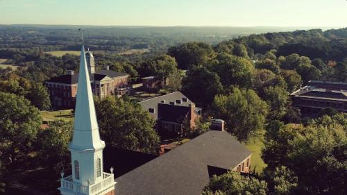 holiday inn express and suites batesville by ihg