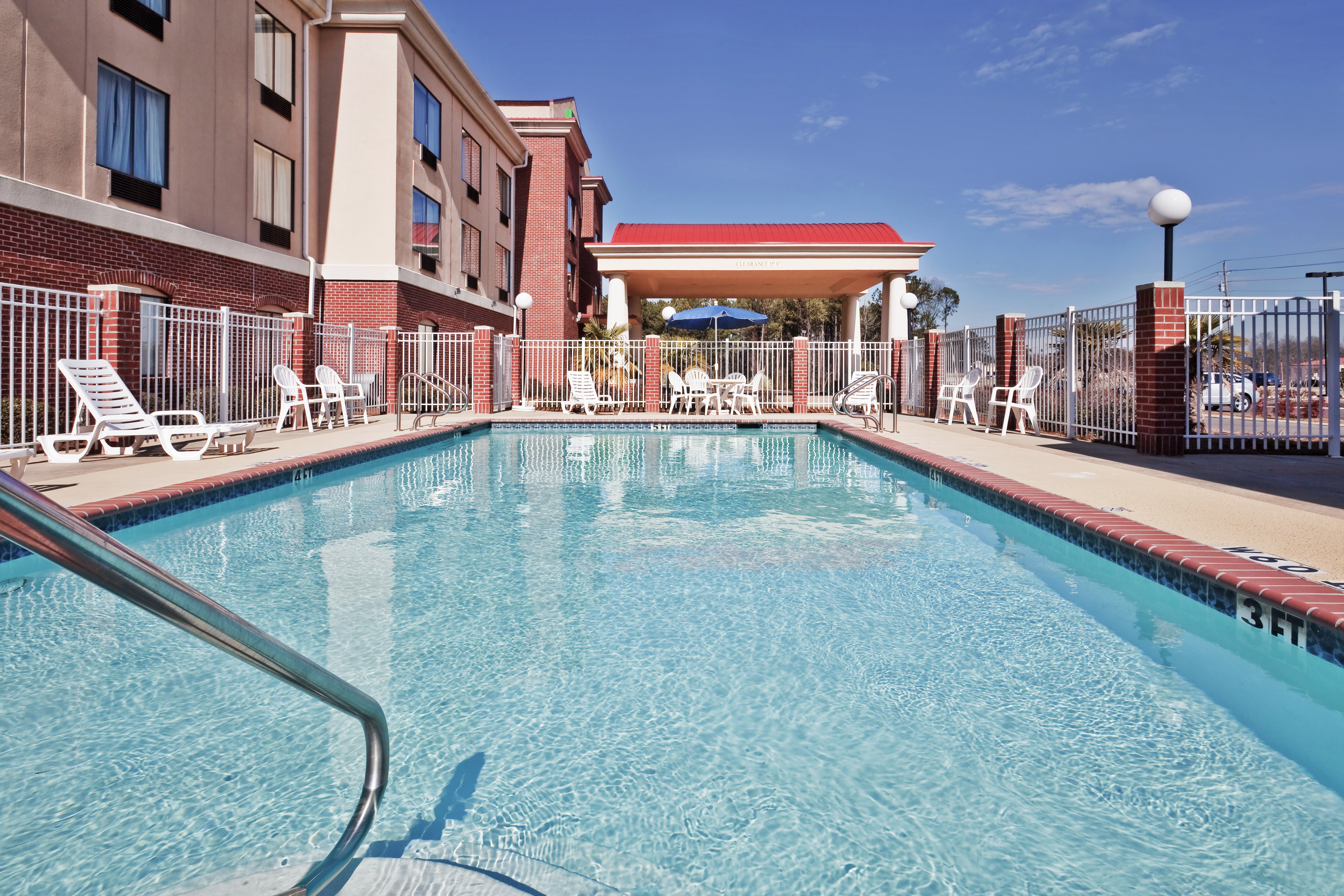 holiday inn express and suites forest by ihg
