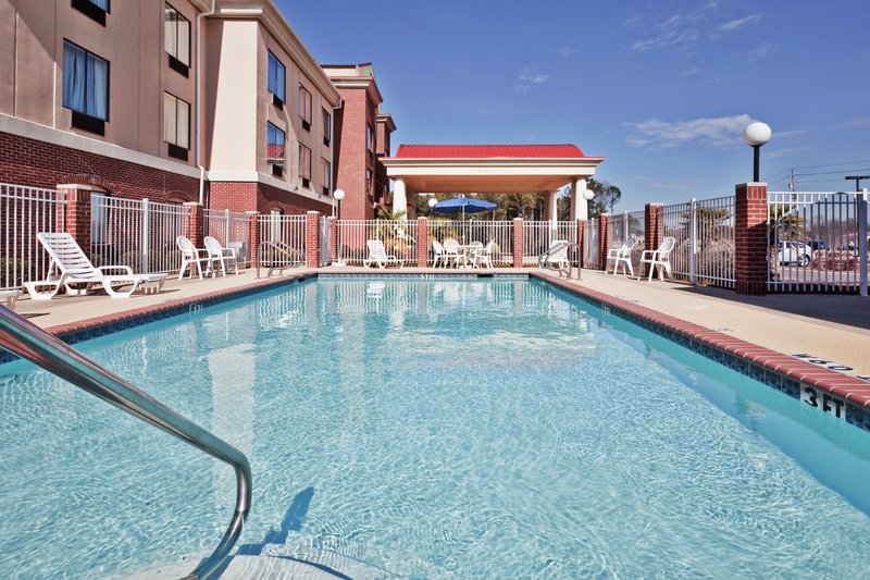 holiday inn express and suites forest by ihg