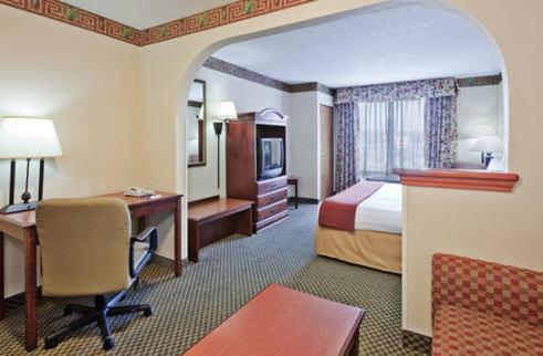 holiday inn express and suites forest by ihg