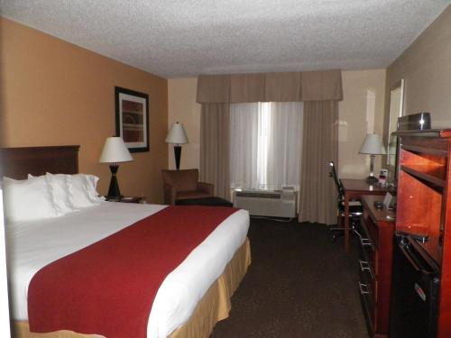 holiday inn express and suites forest by ihg