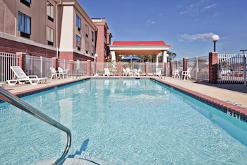 holiday inn express and suites forest by ihg