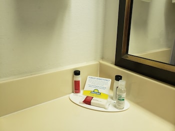 days inn by wyndham lake village