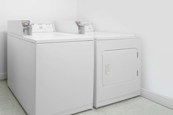 days inn by wyndham lake village