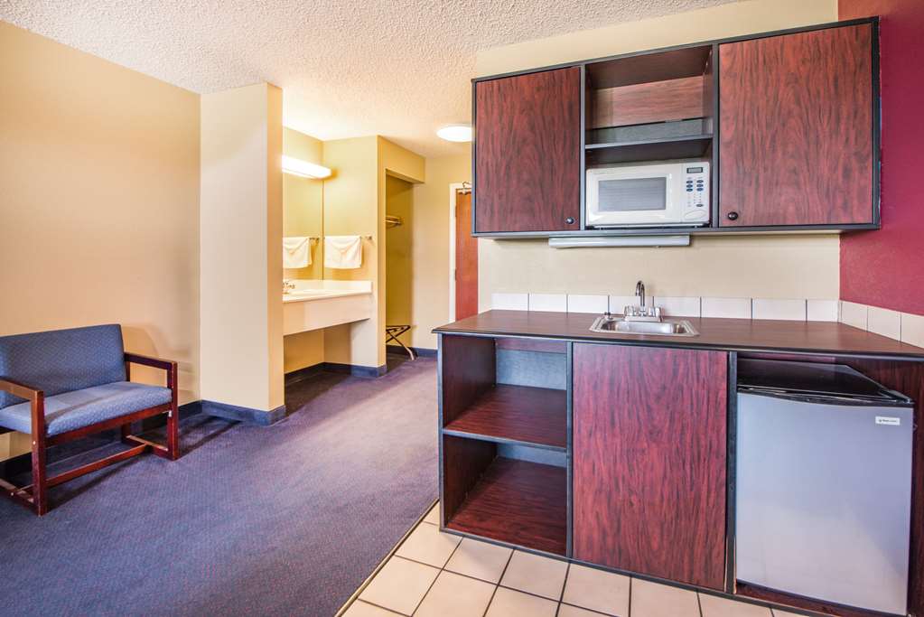 super 8 by wyndham big cabin vinita area