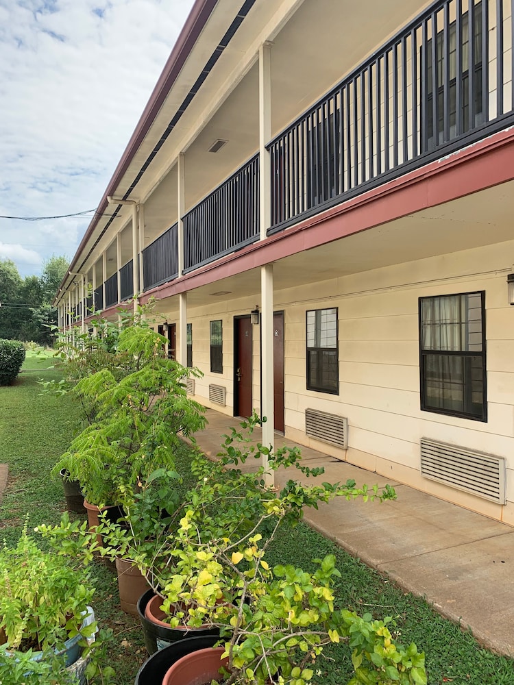 budget inn and suites