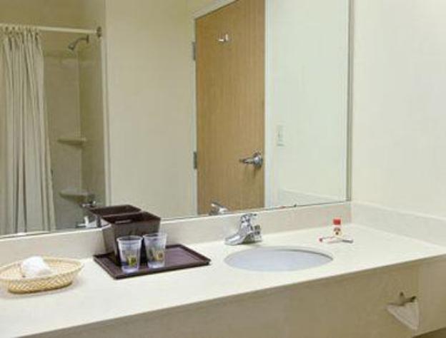 super 8 by wyndham duson lafayette west area