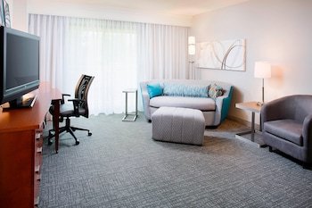 Courtyard By Marriott Roanoke Airport,Roanoke>>Hollins,3 star