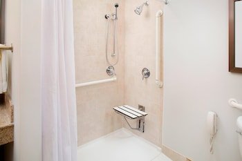 Courtyard By Marriott Roanoke Airport,Roanoke>>Hollins,3 star