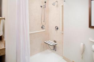 courtyard by marriott roanoke airport