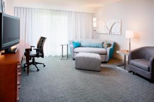 courtyard by marriott roanoke airport