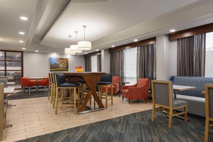 hampton inn charlottesville
