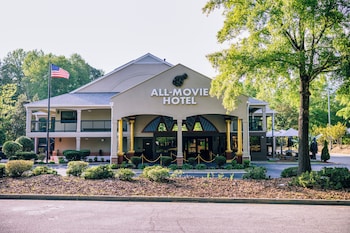 days inn and suites peachtree city