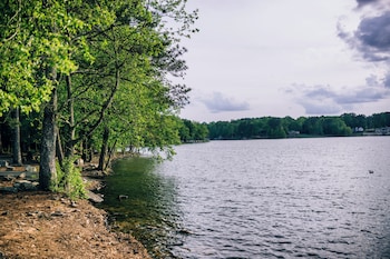 days inn and suites peachtree city