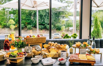 days inn and suites peachtree city