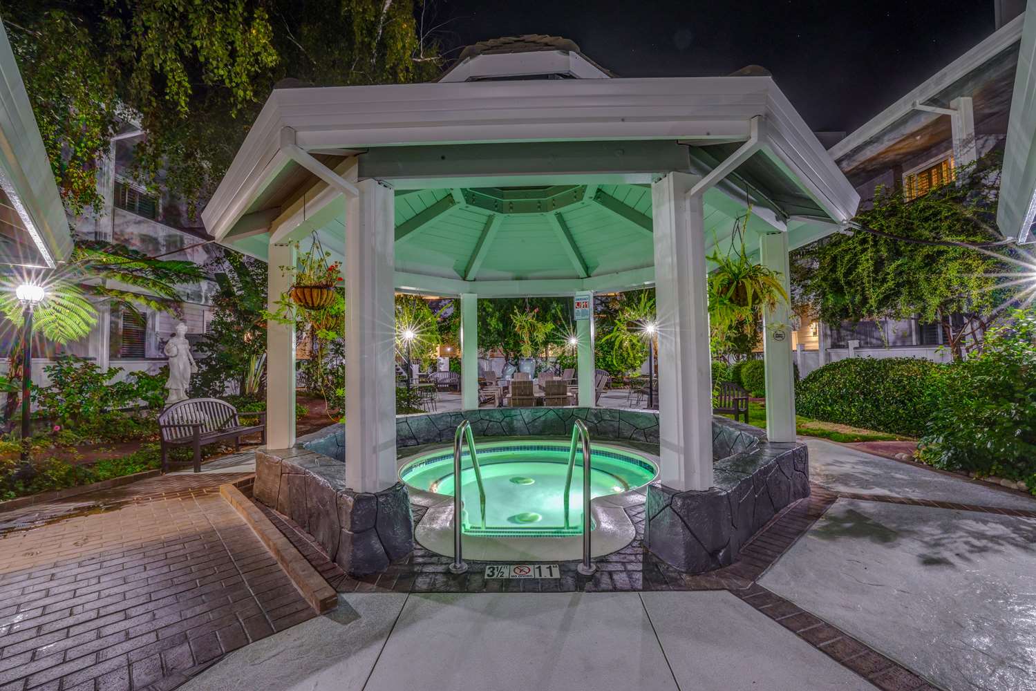 sonoma valley inn tapestry collection by hilton