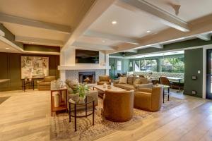 sonoma valley inn tapestry collection by hilton