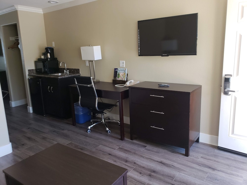 fairview inn and suites