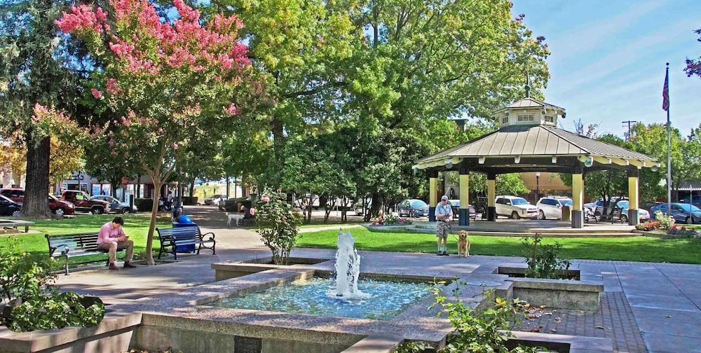fairview inn and suites