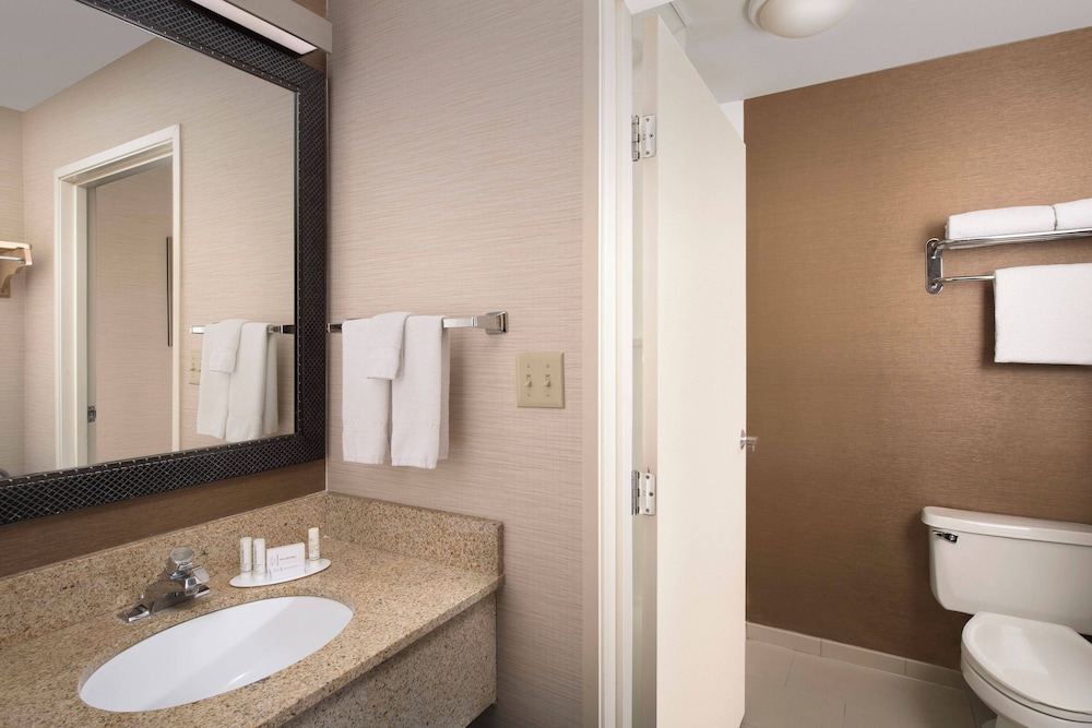 fairfield inn and suites by marriott albuquerque airport
